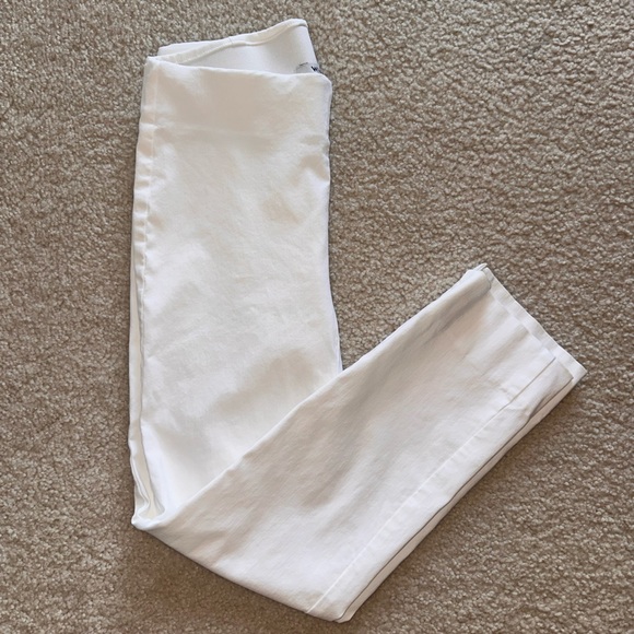 White Women's Capris Pants - Picture 2 of 4